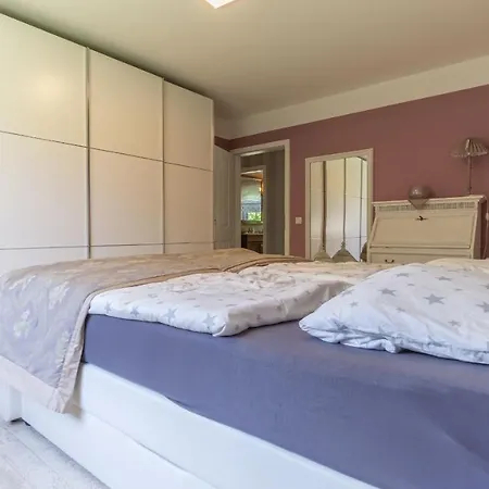 Cottbus, Garage, Grosse Sonnenterrasse, Kamin, 4 Zimmer, Ankleidezimmer Feriehus *