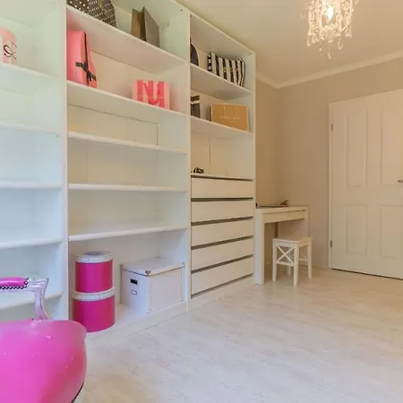 Cottbus, Garage, Grosse Sonnenterrasse, Kamin, 4 Zimmer, Ankleidezimmer Сasa de vacaciones Cottbus