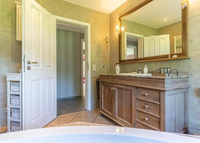 Сasa de vacaciones Cottbus, Garage, Grosse Sonnenterrasse, Kamin, 4 Zimmer, Ankleidezimmer Cottbus