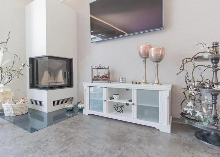 Сasa de vacaciones Cottbus, Garage, Grosse Sonnenterrasse, Kamin, 4 Zimmer, Ankleidezimmer Cottbus